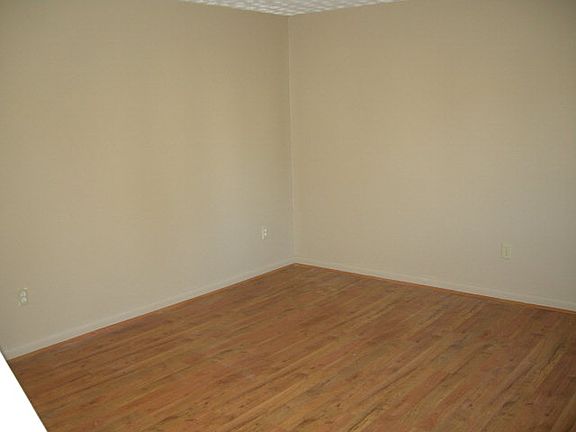 4th image of 945 W Washington St