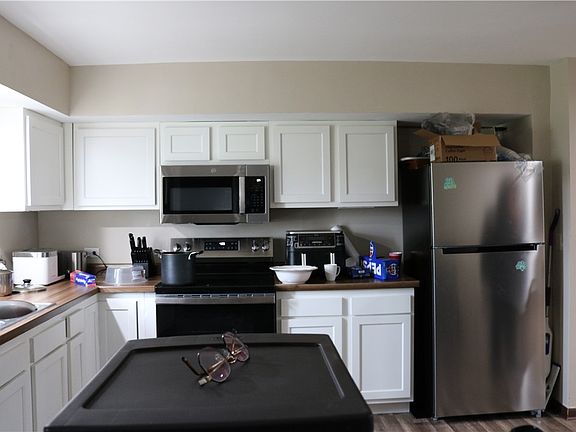 4th image of 3185 Stop 8 Rd