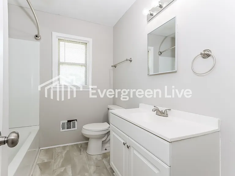 210 Bryant Ave — Photo 11