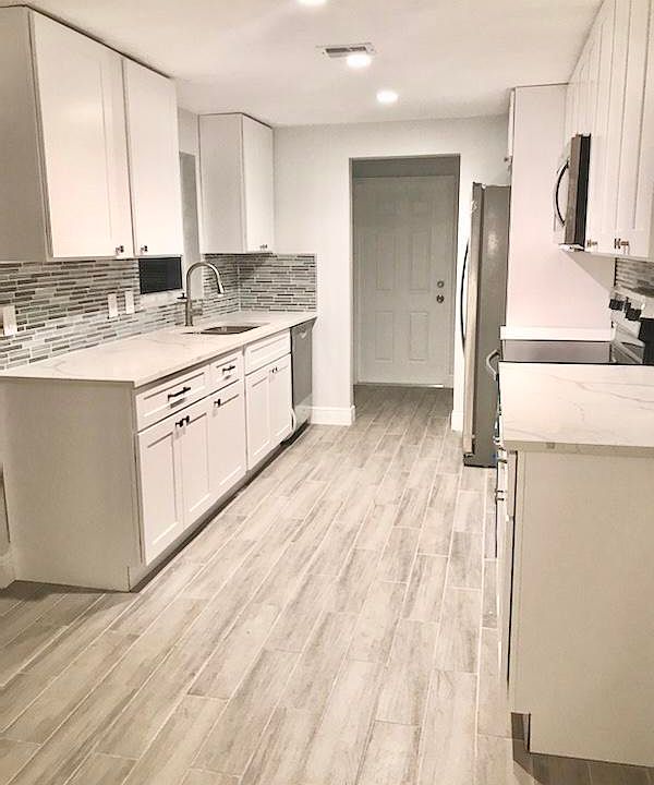 2nd image of 4363 Broadway St
