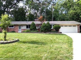 7420 Crestmore St, West Bloomfield, MI