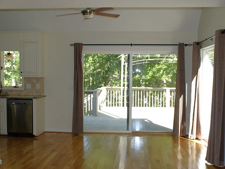 1010 Eastshore Cir — Photo 3