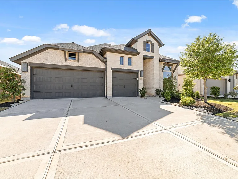 31215 Crescent Hill Dr — Photo 2