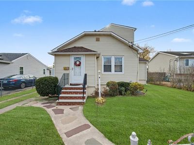 74 Nassau St, Islip Terrace, NY, 11752