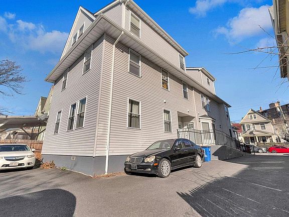 2nd image of 133 Pearsall Ave