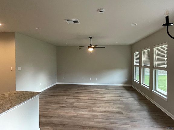 3rd image of 337 Carriage Way