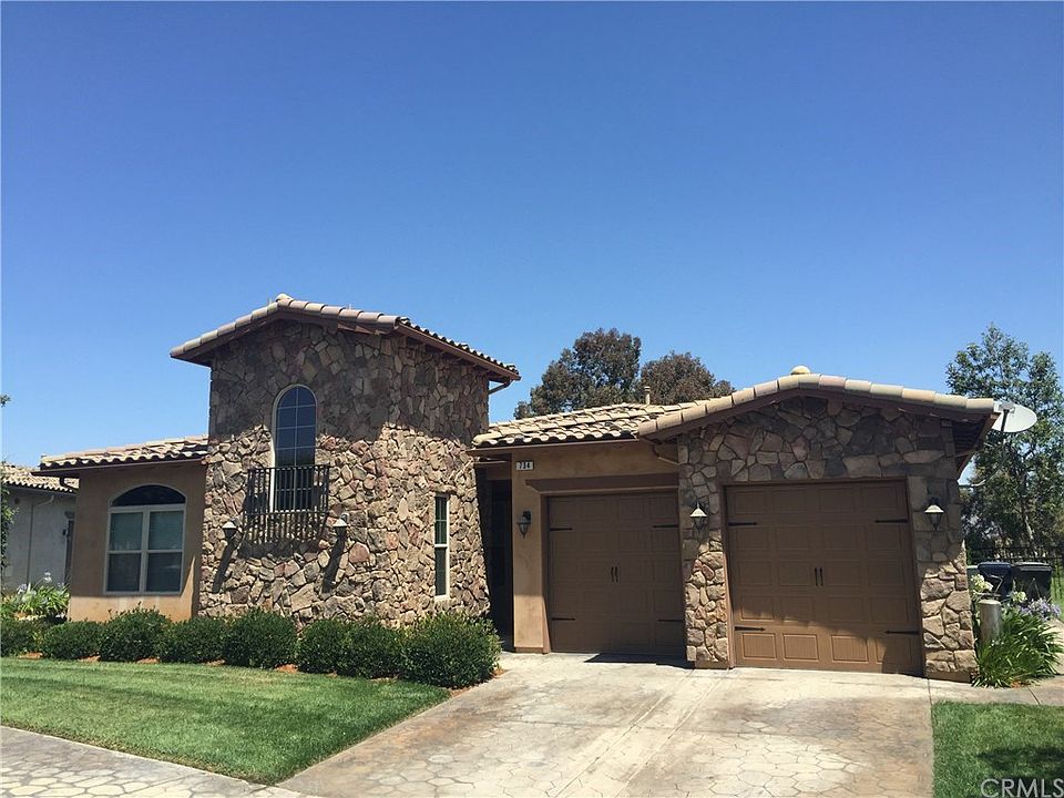 1st image of 734 Strada Casalingo Ct
