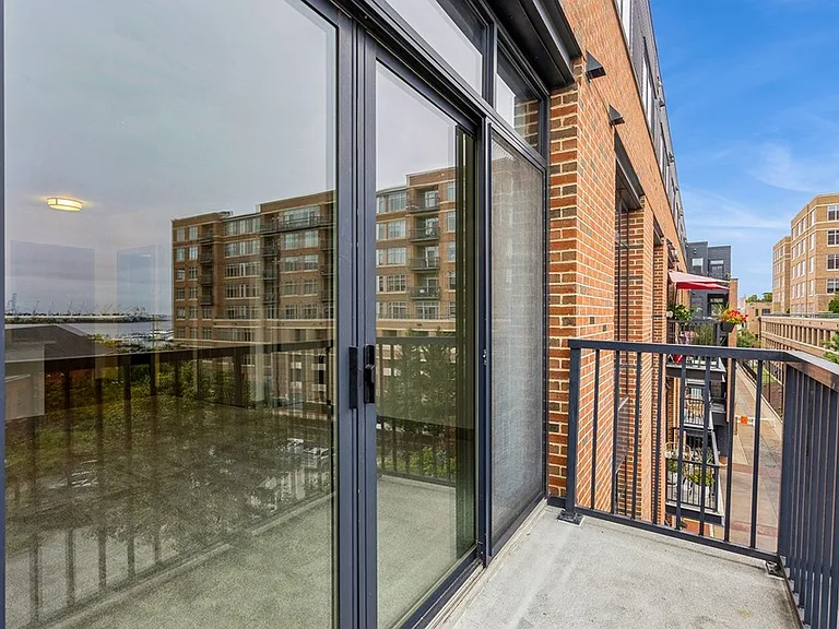 Arrive Union Wharf — Photo 19