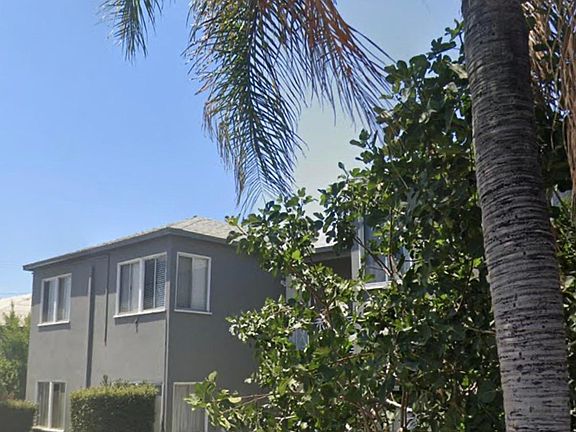 3rd image of 471 Normandie Pl #471