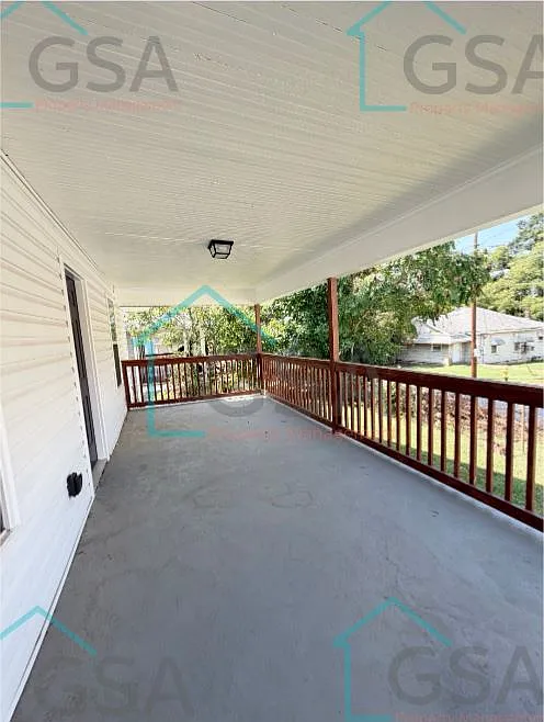 3 bed, 1452 sqft, $1,700 — Photo 2