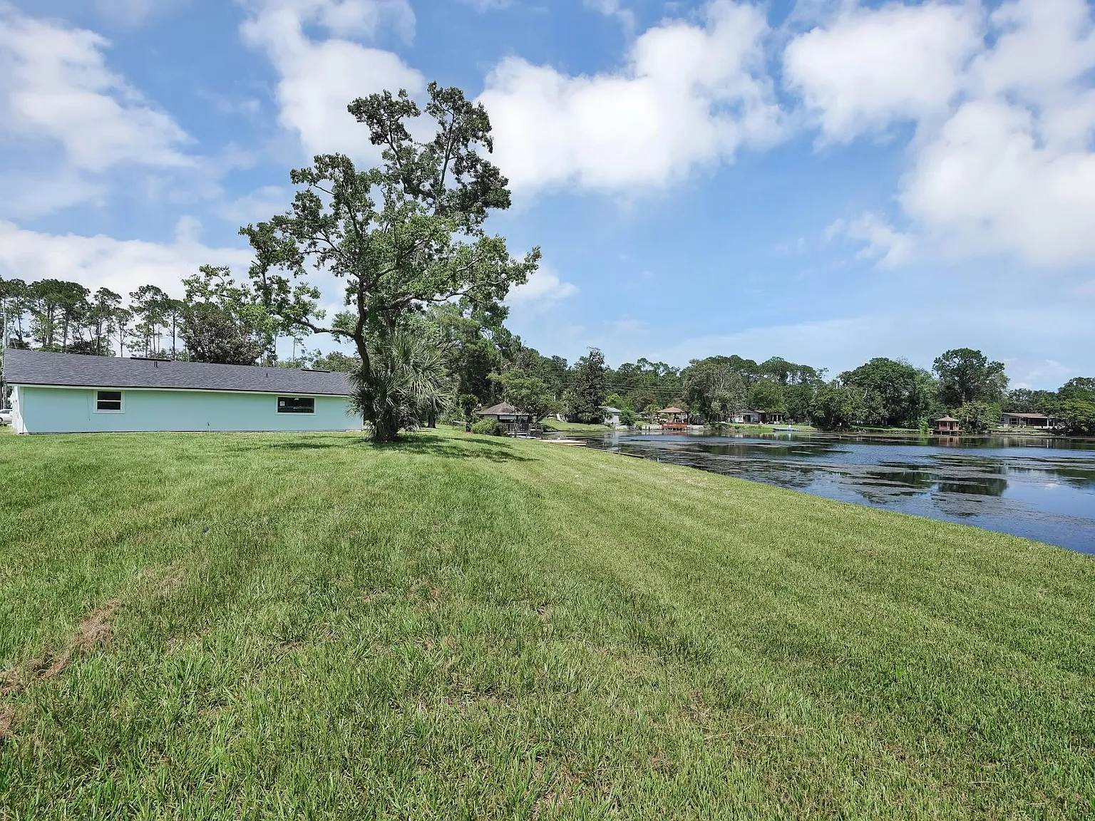 3 bed, 1712 sqft, $2,495 — Photo 4