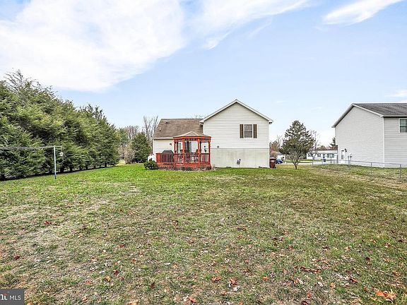 3rd image of 384 Valley Dr