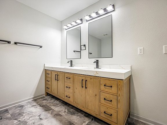 4th image of 10021 Branley Oak Dr