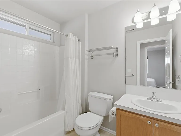 3519 SE Quayside St — Photo 28