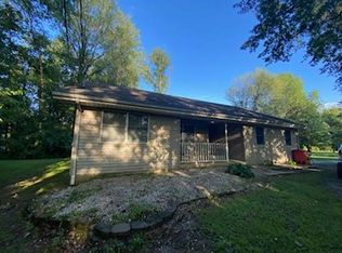 11148 Country Club Rd, Lawrenceville, IL 62439