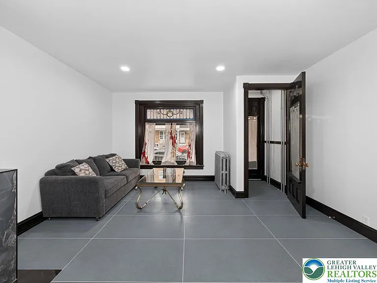 1341 W Chew St — Photo 10