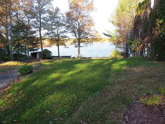 2nd image of 90 Macarthur Dr
