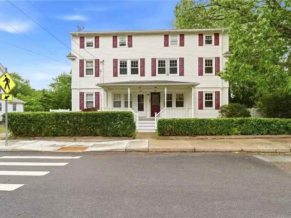 745 Providence St, West Warwick, RI 02893