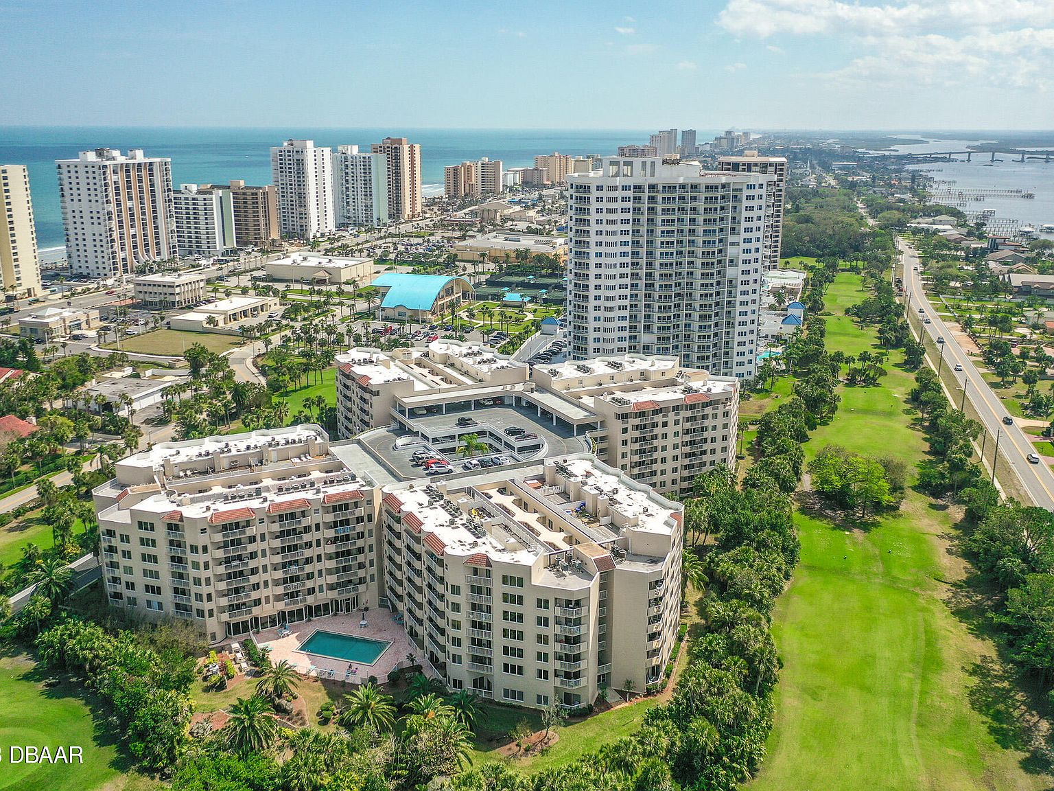 Rare 4 Bd / 3 Ba 2,900+ Sq ft Oceanfront Luxury Condo w Huge Balcony &  Grill - Daytona Beach Shores