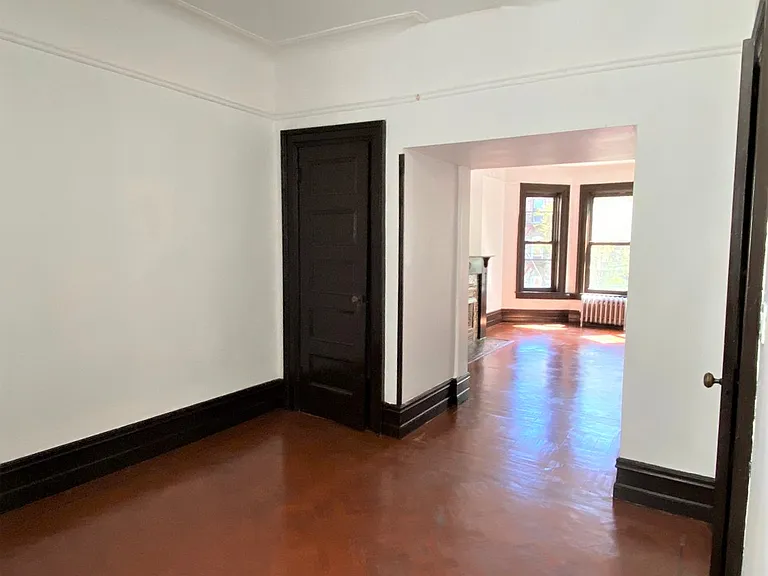 696 Park Pl #3 — Photo 3