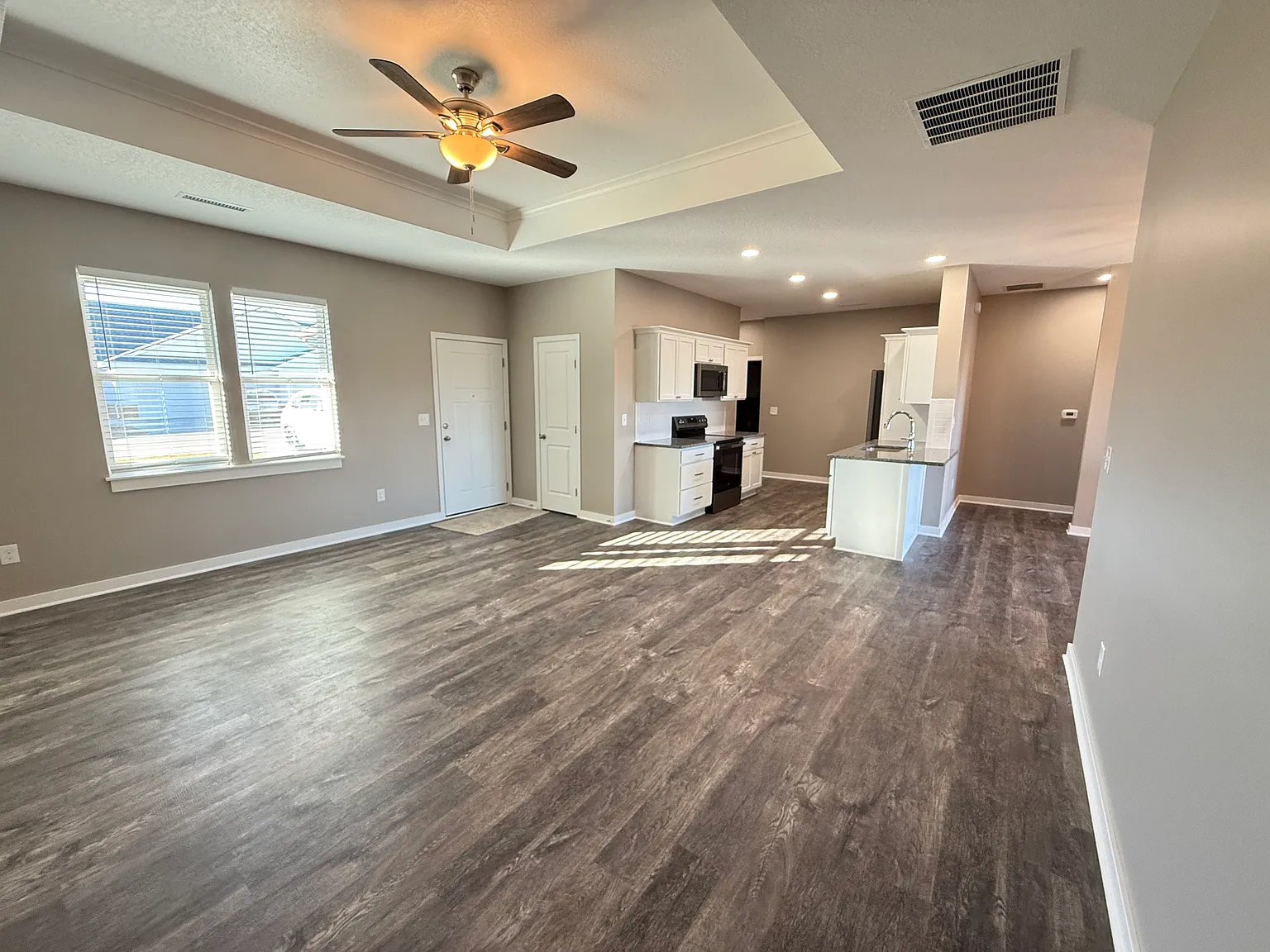 2 bed, 1400 sqft, $1,700 — Photo 3