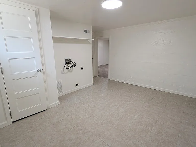 728 Locust St — Photo 23