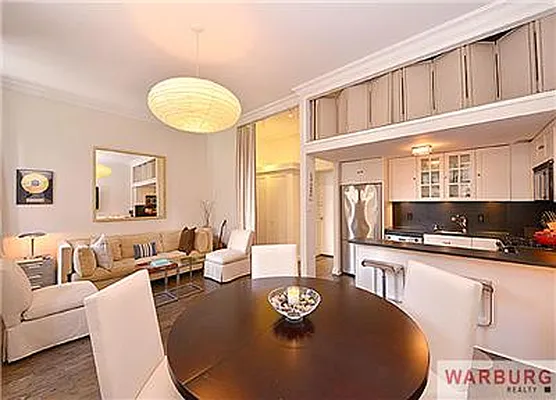 Sold by Warburg | media 17