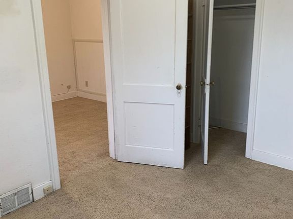 5th image of 220 W Rosser Ave #1