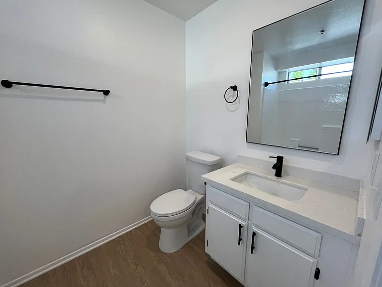 10755 Kling Street — Photo 30