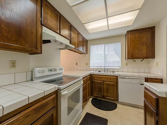 4th image of 4302 Othello Dr