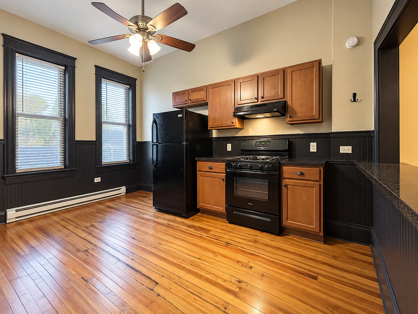 1 bed, $999 — Photo 4