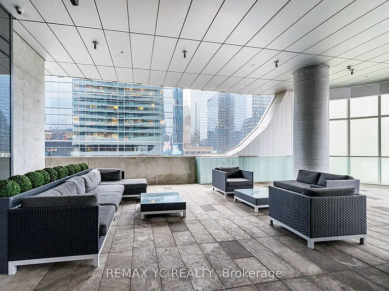 197 Yonge St #4404 — Photo 30