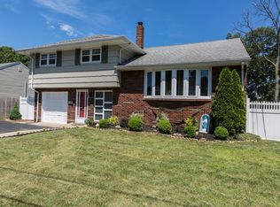7 Vivian Ave, Emerson, NJ 07630