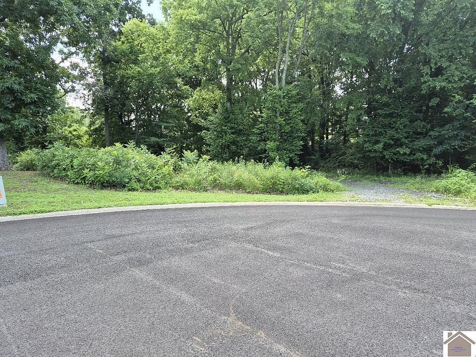 2nd image of Robyn Dr