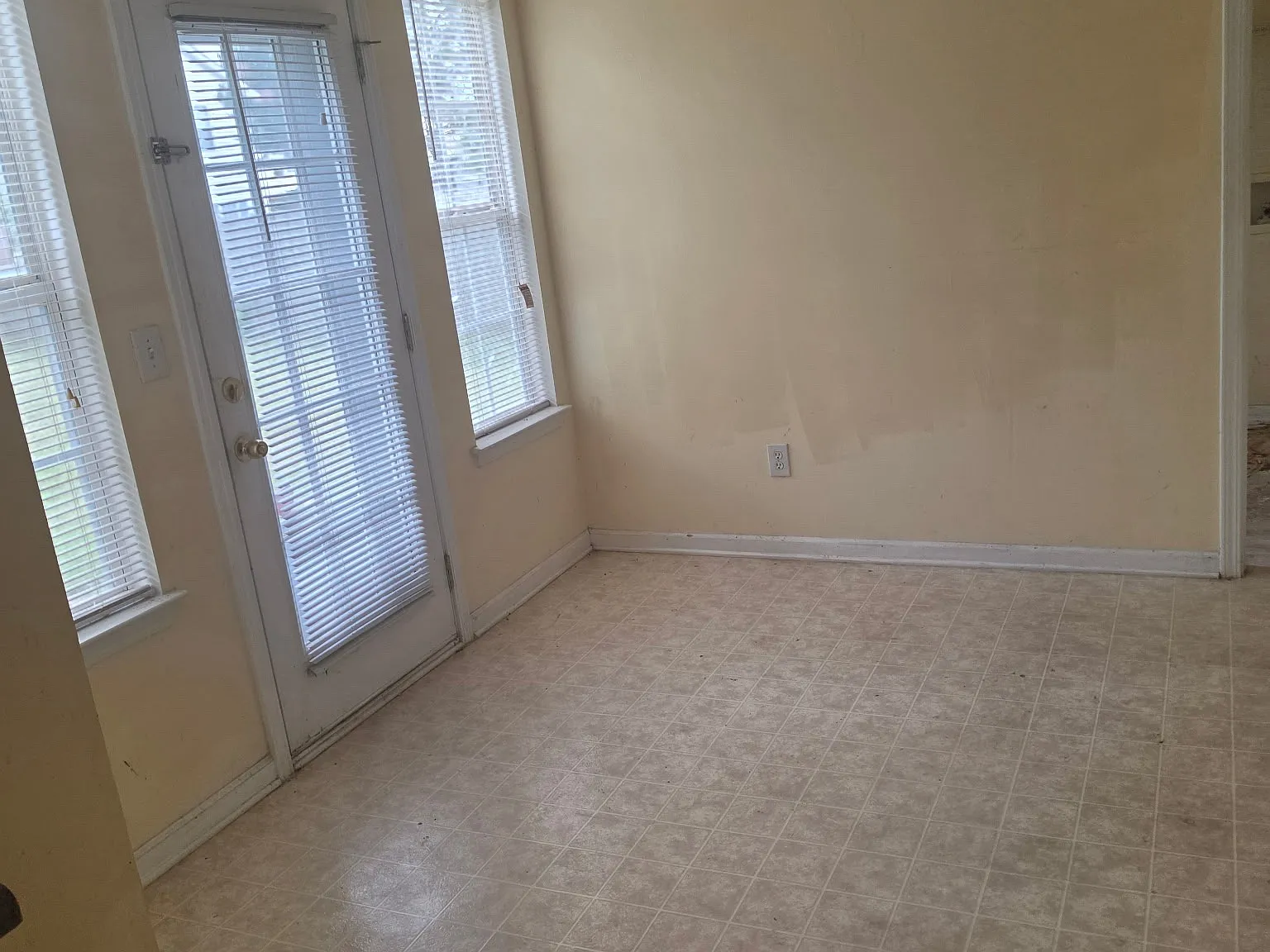3 bed, 2.5 bath, 2102 sqft, $1,850 — Photo 4