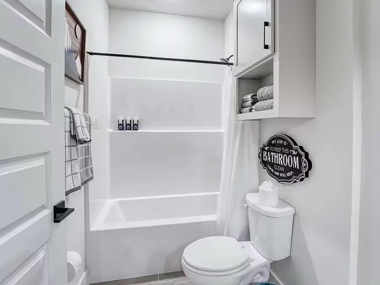 1421 Lee St #2 — Photo 5