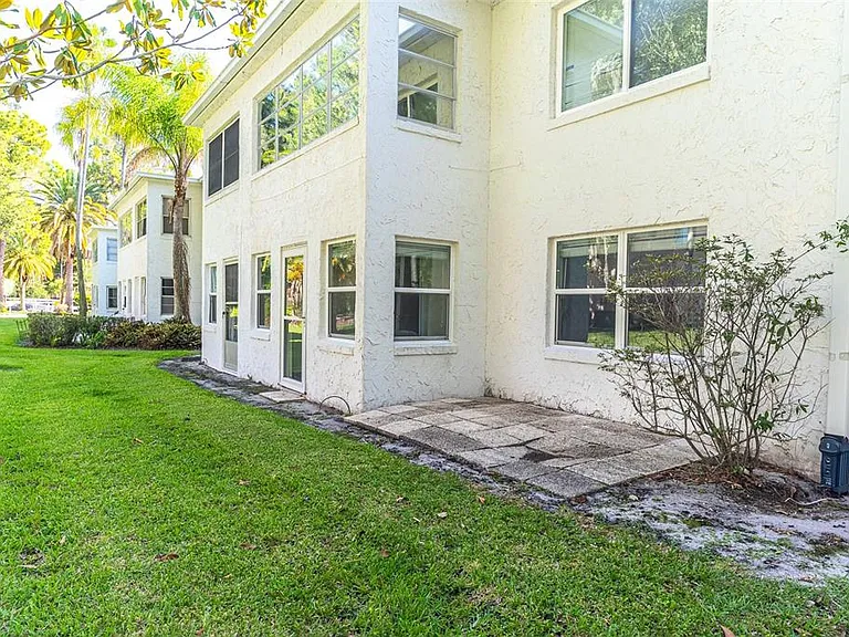 1100 Martinique Dr #106 — Photo 26