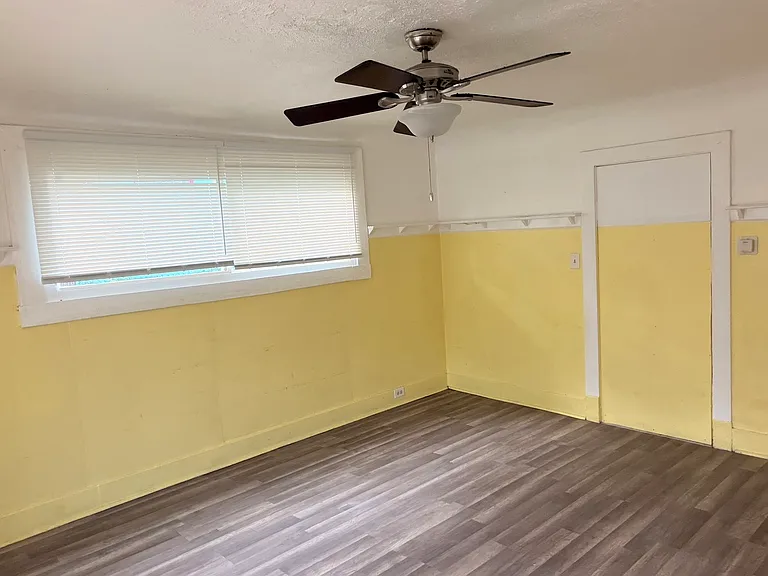 1601 Holyrood Rd — Photo 11
