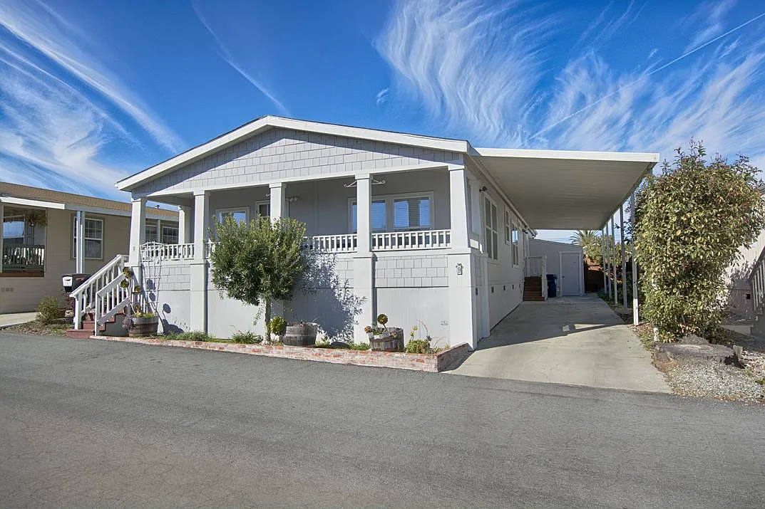 144 Holm Rd Space 9 photo 1