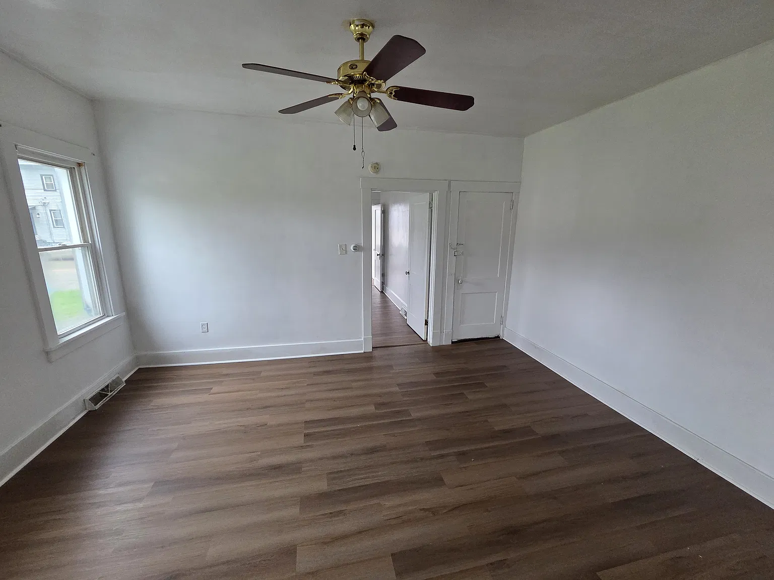 2 bed, 800 sqft, $1,000 — Photo 2