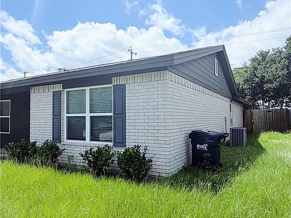 3rd image of 1207 Airline Dr