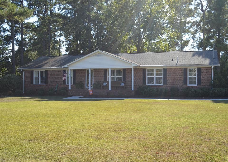 1st image of 104 Yorke Dr