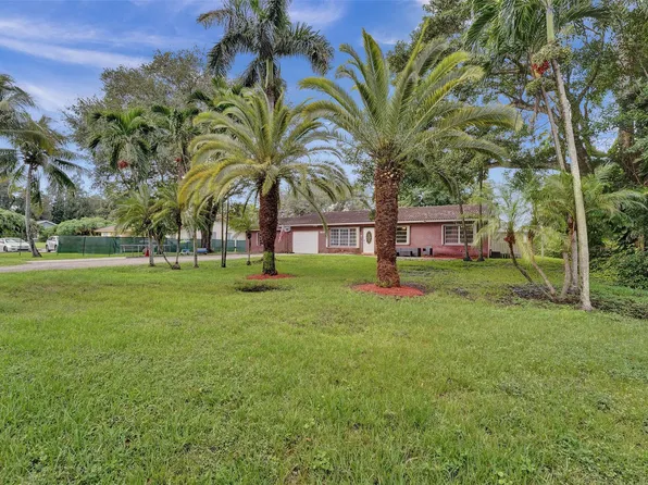 6645 SW 49th Street, Davie, FL 33314
