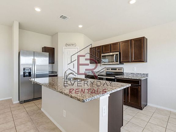 5th image of 5110 Natalia Rd