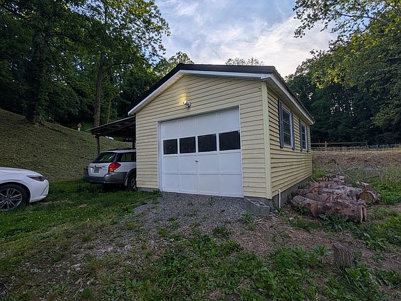 2nd image of 1452 Davisson Run Rd