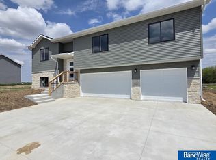 501 Railroad St, Hallam, NE 68368