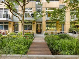 819 S Pennoyer St, Portland, OR 97239