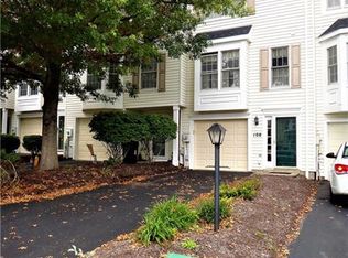 108 Westbrooke Ln, Coraopolis, PA