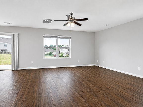 4th image of 100 Rosegate Dr