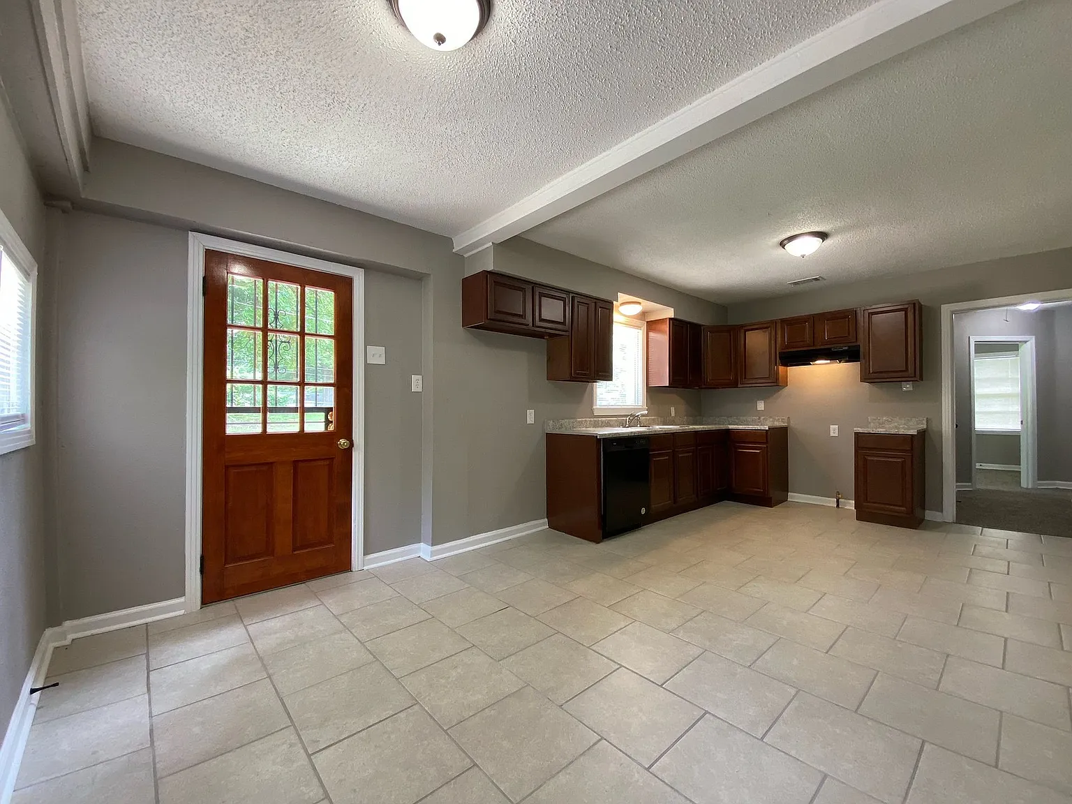 3140 Sinclair St — Photo 3